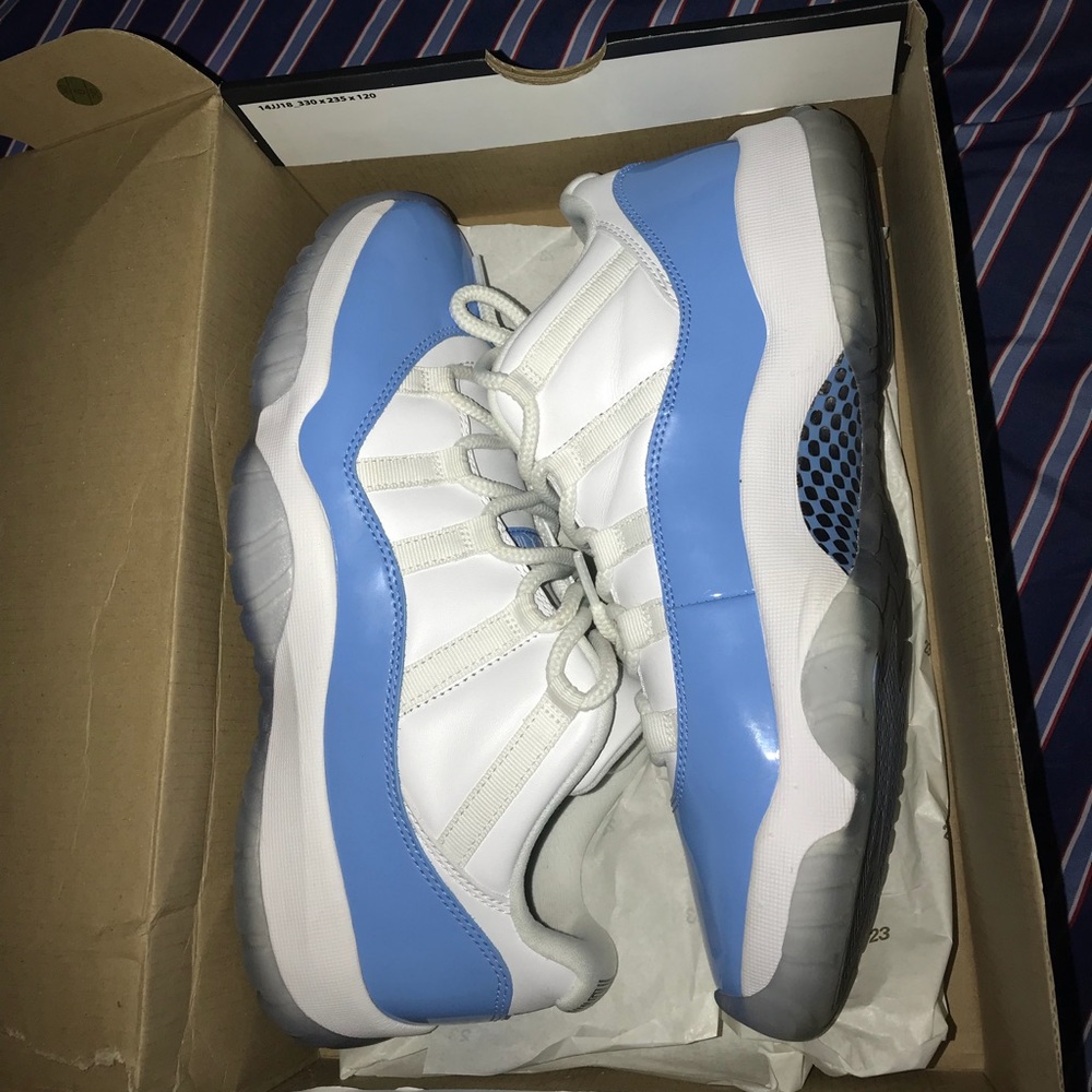 Jordan 11 UNC